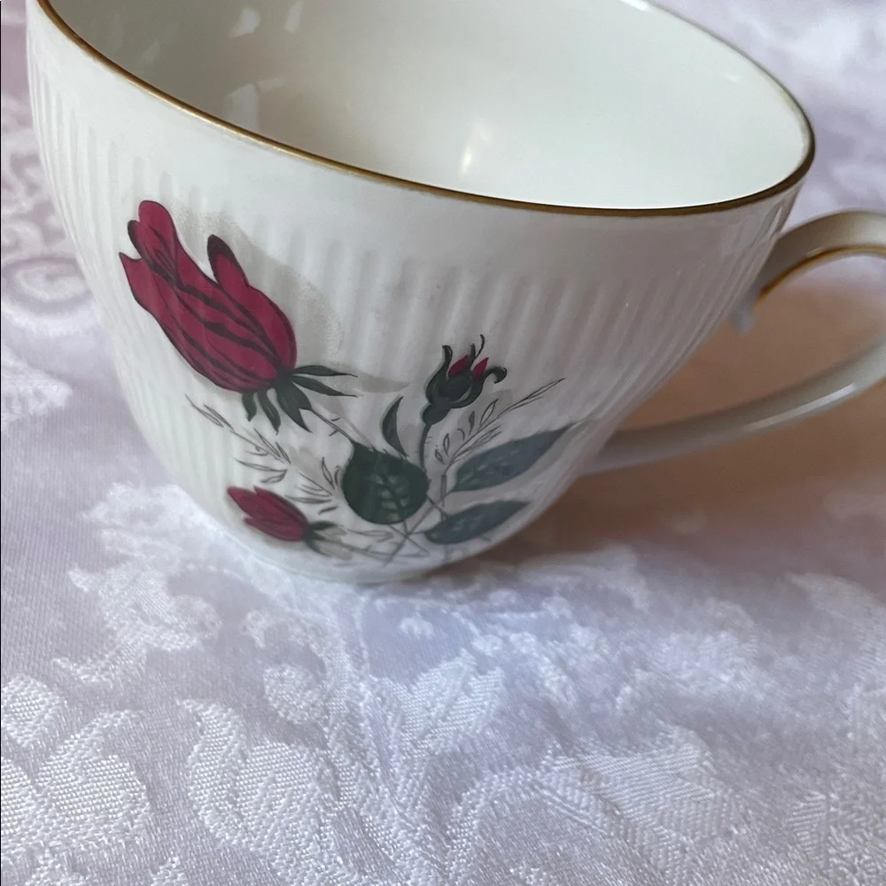 NIB Elegant Mitterteich Bavaria Carmen Floral fine porcelain Dinnerware Set. - Picture 9 of 10